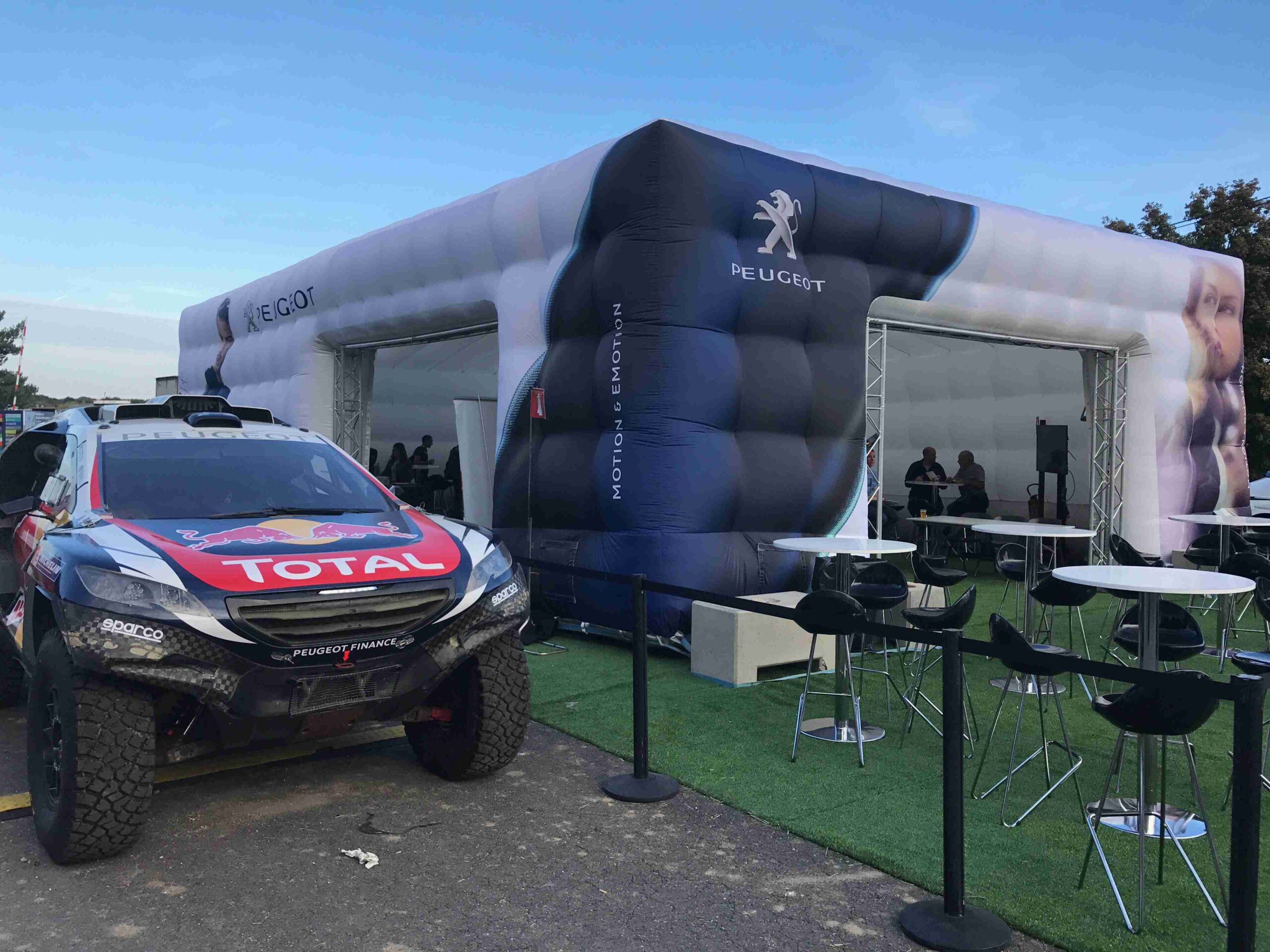 by Nathalie Belin Roadshow Peugeot pour la promotion de la gamme SUV